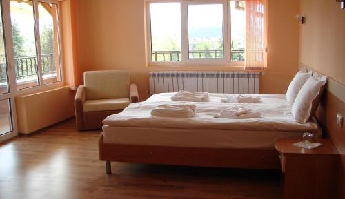 Large Double or Twin Room