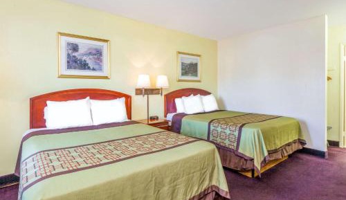 Queen Room with Two Queen Beds - Non-Smoking