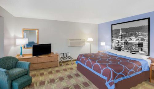 Deluxe King Suite