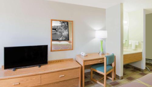 Queen Room with Two Queen Beds - Non-Smoking