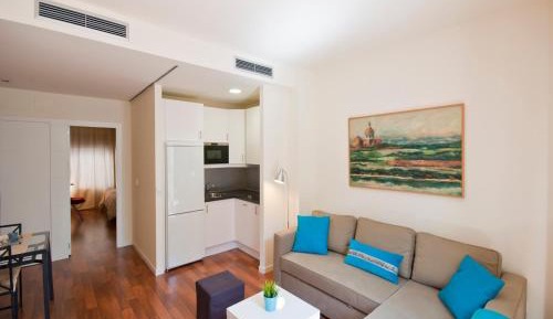 Two-Bedroom Apartment (4-6 Adults)