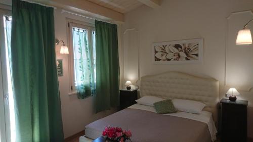 Queen Room with Balcony