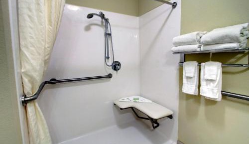 Queen Room - Disability Access