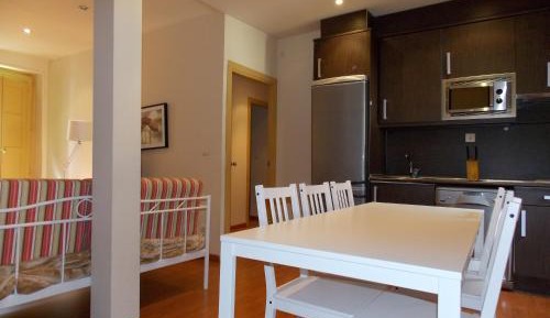 Two-Bedroom Apartment (4-6 Adults)