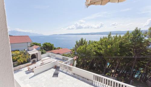 Four Bedroom Apartment with Sea View