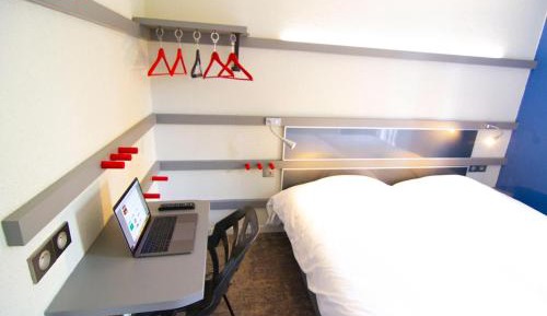 2 Single Beds