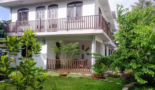 Apartment with Garden View