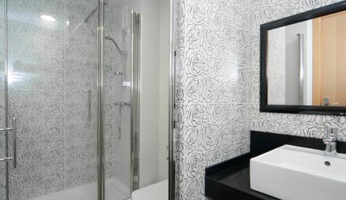 One-Bedroom Apartment - Penthouse (1-4 Adults)