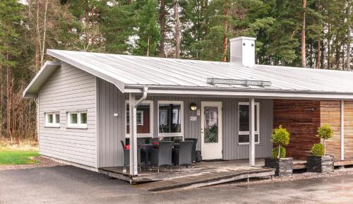 Cottage (6 Adults)