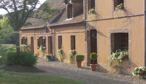 Deluxe Double Room (2 Adults + 1 Child)
