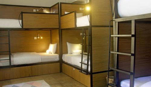 Bed in 8-Bed Mixed Dormitory Room with 10% Discount on Laundry