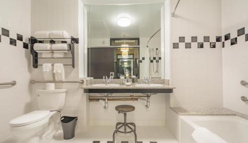 Queen Room with Two Queen Beds - Disability Access