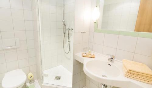 Two-Bedroom Apartment (2-4 Adults)