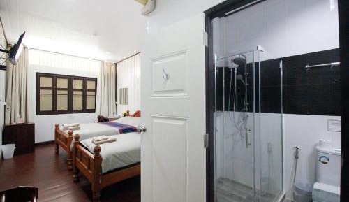 Triple Room with Private Bathroom