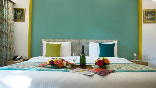 Pool Side Room