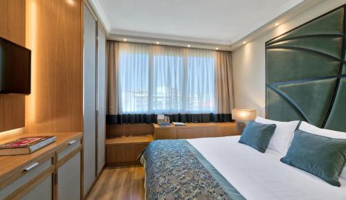 Divine Family Suite(2 adults + 2 children)