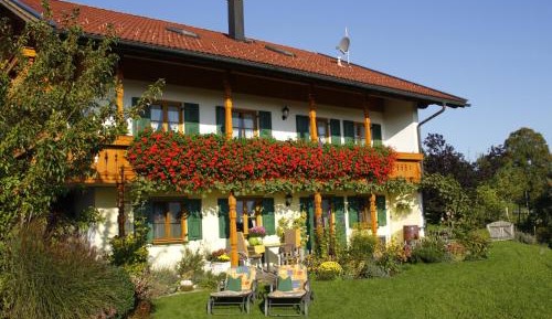 Apartment with Mountain View