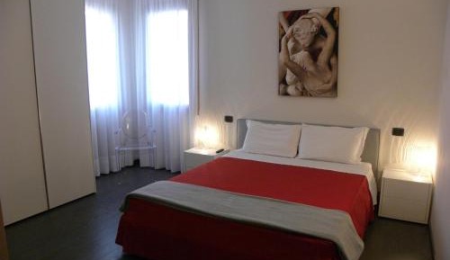 One-Bedroom Apartment (6 Adults)