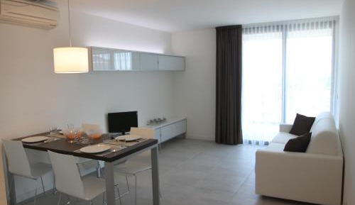 One-Bedroom Apartment with Sea View