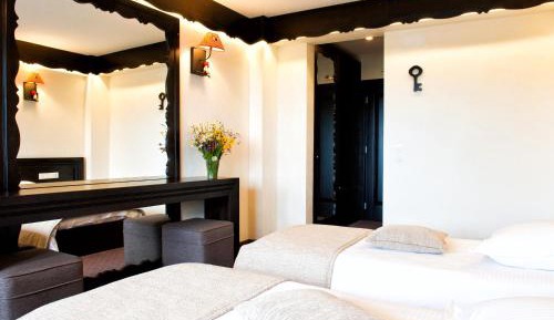 Twin Room - Free Spa Access