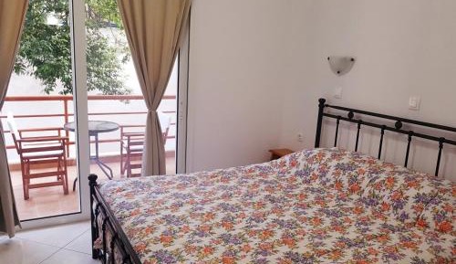 Apartment with Mountain View