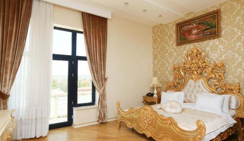 King Room with Spa Bath