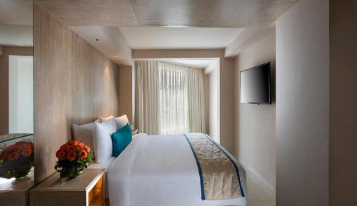 Executive suite with 4 Pints of Beer and 25% discount on FNB & Laundry