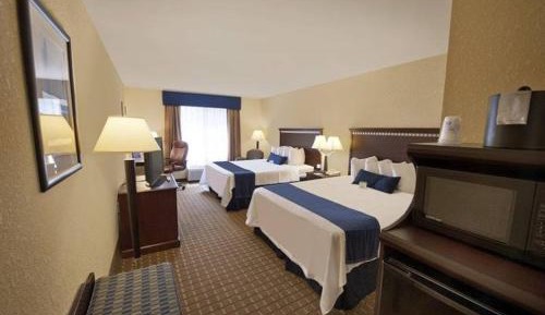 Standard Room with Two Queen Beds