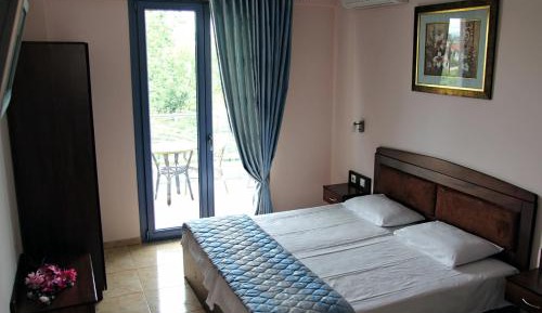 Studio (2 Adults)