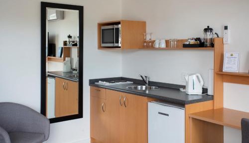 One-Bedroom Suite with Harbor View