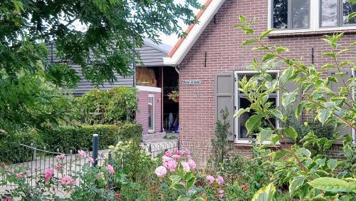One-Bedroom Apartment with Garden