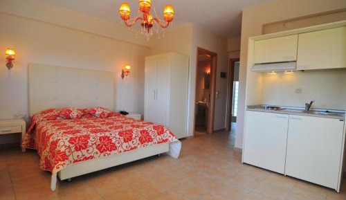 Deluxe Double Room with Balcony and Sea View