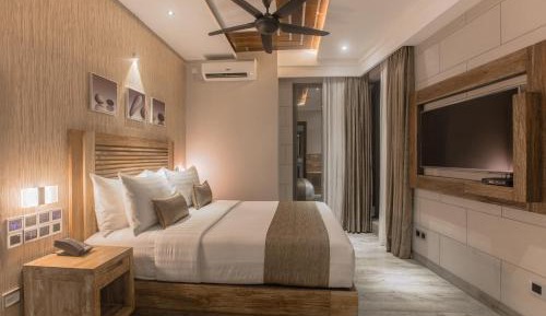 Deluxe Double with Ocean View and Balcony (Free Return Airport Transfer)