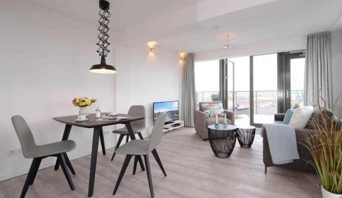 One-Bedroom Apartment with Balcony