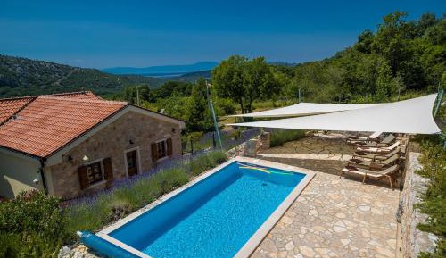 Villa (6 Adults)