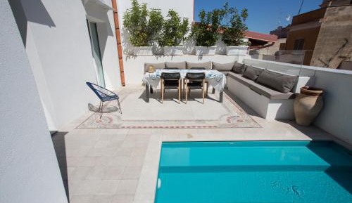 Luxury Quadruple Room with  Private Swimming Pool 