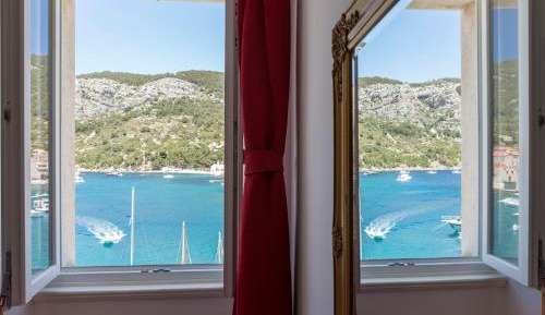 Studio Apartment with Sea View