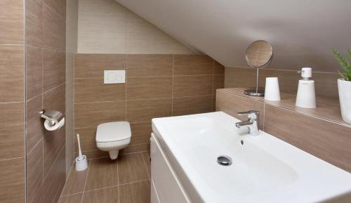Deluxe Double Room with Shower