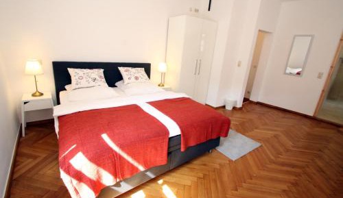 Studio Apartment with Kingsize Bed (annex) 1.OG