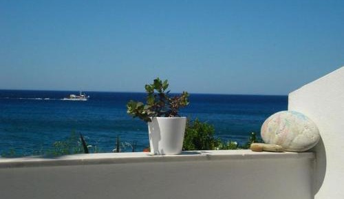 One-Bedroom Apartment with Sea View