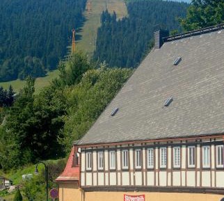 Apartment with Mountain View