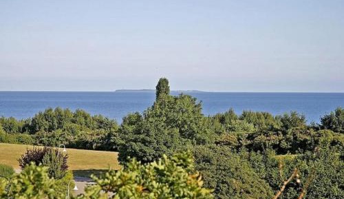 Apartment with Lake View