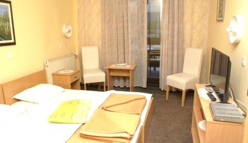 Double or Twin Room with Bathroom