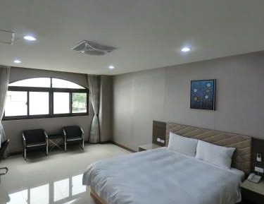Large Double Room