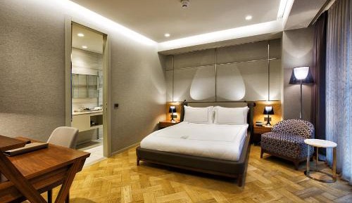 Corner Suite