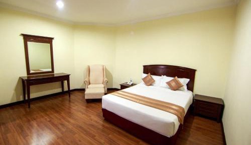 Grand Deluxe Two-Bedroom Apartment 