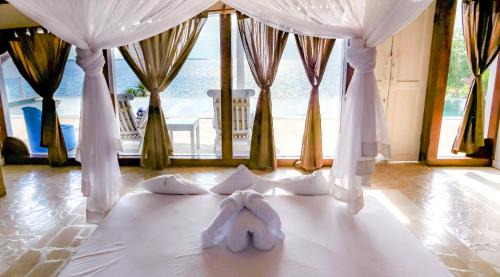 Super Deluxe Ocean Room