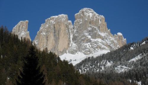 Double or Twin Room with Mountain View