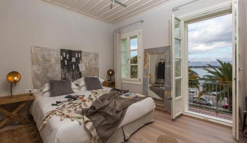 Queen Suite with Bourtzi & Sea View