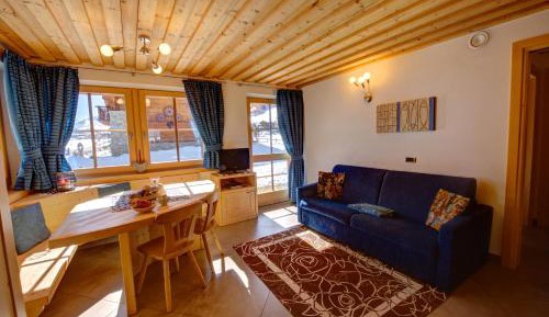 Two-Bedroom Apartment (4 Adults)